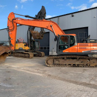 Excavator Doosan DX 300 LC ( 275 Hp )
