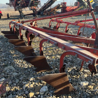 Pluguri cu 6 brazdare – diferite modele