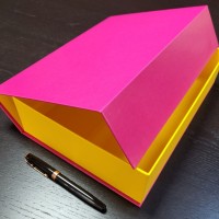 Cutii rigide premium cu inchidere magnetica