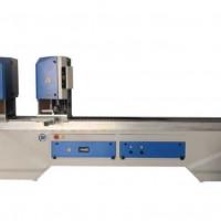 Utilaj automat de lipit profile PVC la 2 capete condon de sudura0,2mm    BSM