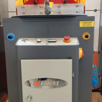 Utilaj automat de debitat profile PVC si AL, la un  cap AK—450 BSM