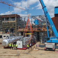 Inchiriem macara/le, utilaje , echipamente si camioane pentru constructii