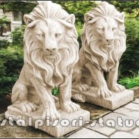 Statueta leu in sezut, galben patinat, model S46.