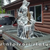 Statuete mari, din beton, pentru curte si gradina.