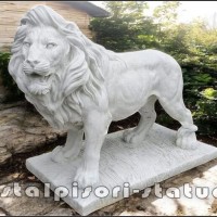 Statueta leu mare in picioare, alb marmorat, model S33.