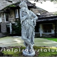 Statueta domnita cu coronita, din beton, model S44.