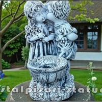 Statueta copilasi cu vaza, gri patinat, model S45.