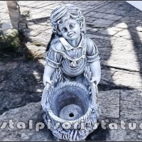 Statueta copil cu ghiveci, gri patinat, model S36.