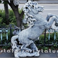 Statueta calut mediu, gri patinat, model S37.