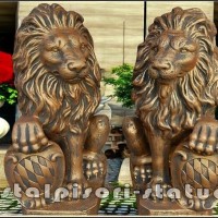 Statueta leu cu blazon, aramiu patinat, model S2.