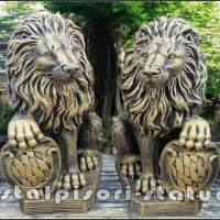 Statueta leu cu blazon, auriu patinat, model S2.