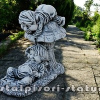 Statueta troli pe ciperca, gri patinat, model S61.