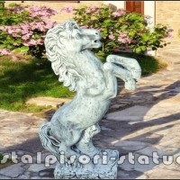 Statueta calut mic, gri patinat, model S37.