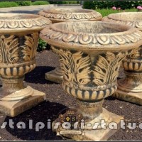 Vaza ornament stejar cu picior, aramiu patinat, model V3.