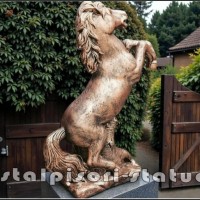 Statueta calut mare, aramiu patinat, model S37.