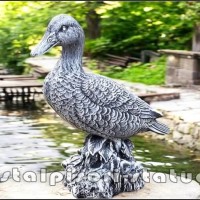 Statueta ratusca, din beton, model S25.