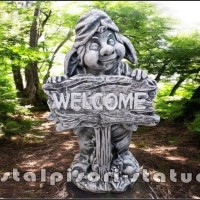 Statueta pitic trol ''bun-venit'', din beton, model S68.