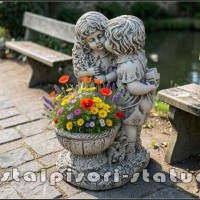 Statueta copilasi cu vaza, gri patinat, model S45.