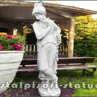 Statueta domnita cu coronita, alb marmorat, model S44.
