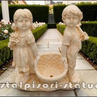 Statueta copii cu cosulet, galben antichizat, model J2.