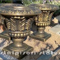 Vaza ornament stejar cu picior, auriu patinat, model V3.