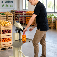 Masina ambalat fructe , legume si alte produse in saci de plasa tubulara