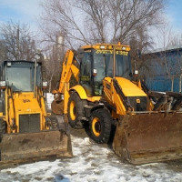Inchiriem buldoexcavator jcb 3cx, excavator pe roti, pneuri 18t