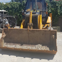 Inchiriez buldoexcavator
