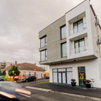 APARTMENTS 7-17 ZORILOR