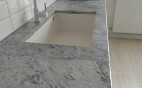 blat bucatarie marmura Carrara