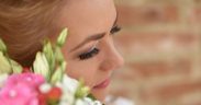 fotografie nunta mireasa cu buchet de flori