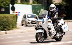 politist pe motocicleta