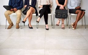 asteptand interviu pentru job