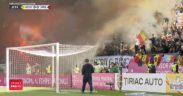 Romania Serbia fumigene in tribune
