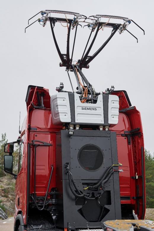 camion Scania pentru autostrazi electrice spate